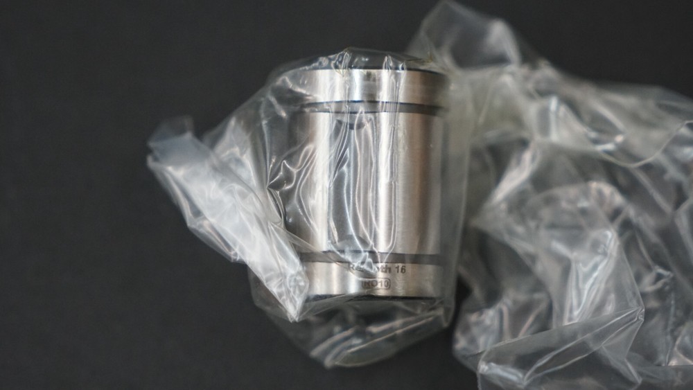 Rexroth R060201610 Standard Linear Bushing KBM-16-DD