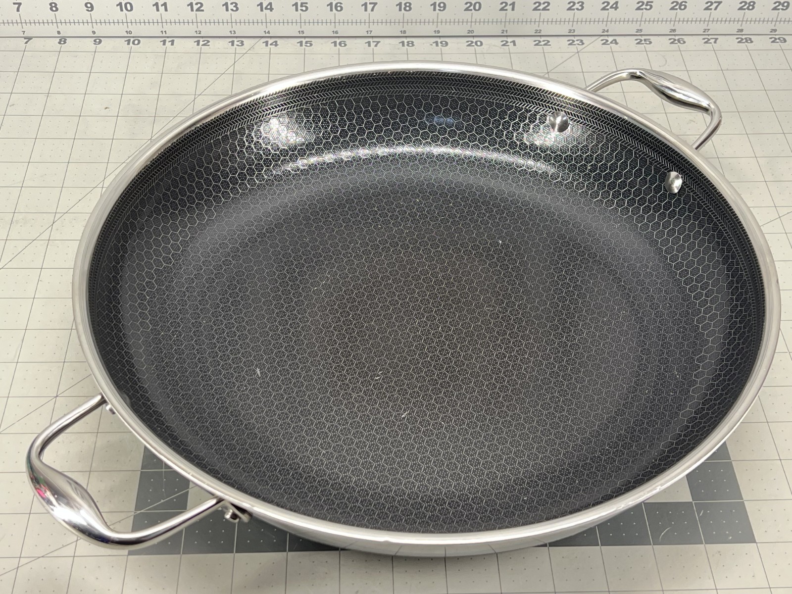 HexClad  Hybrid Nonstick 14" Frying Pan, No Lid - Used
