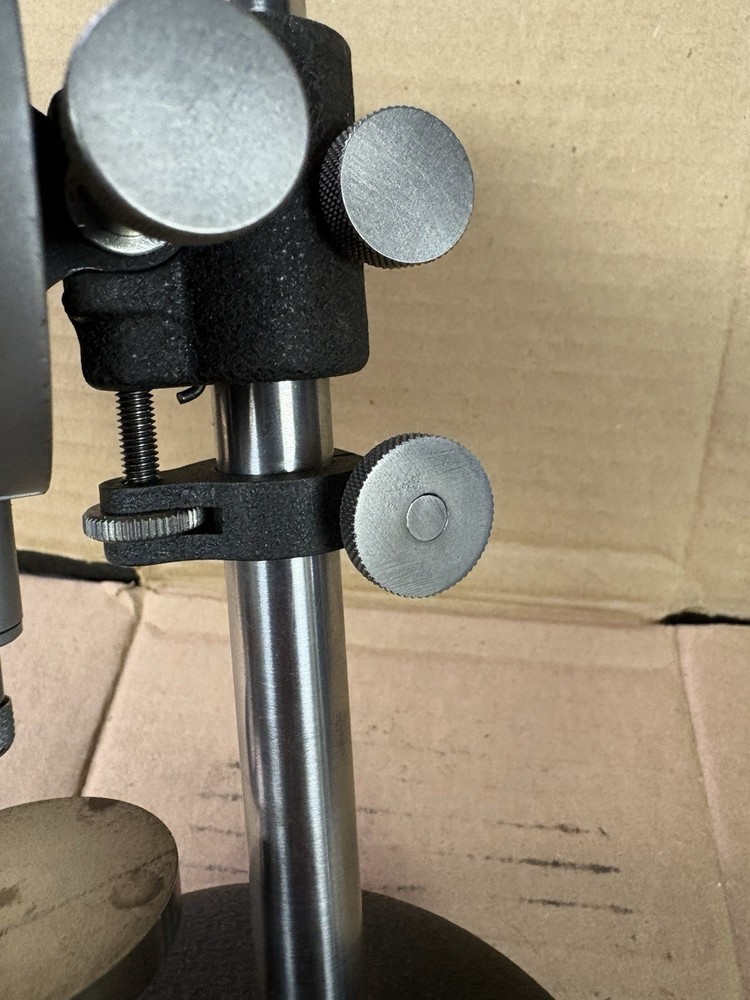 Starrett No. 654 Bench Comparator Stand W/655-141 Dial Indicator