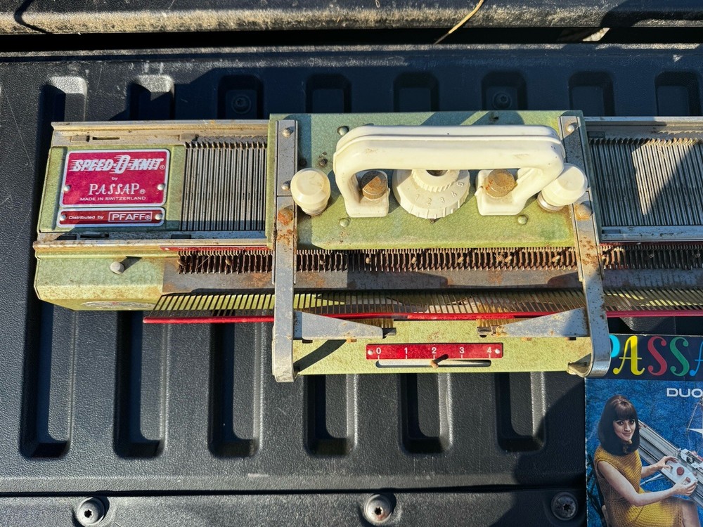 Passap M-201 Speed-O-Knit Flat Bed Knitting Machine ~ Untested w Tools! READ
