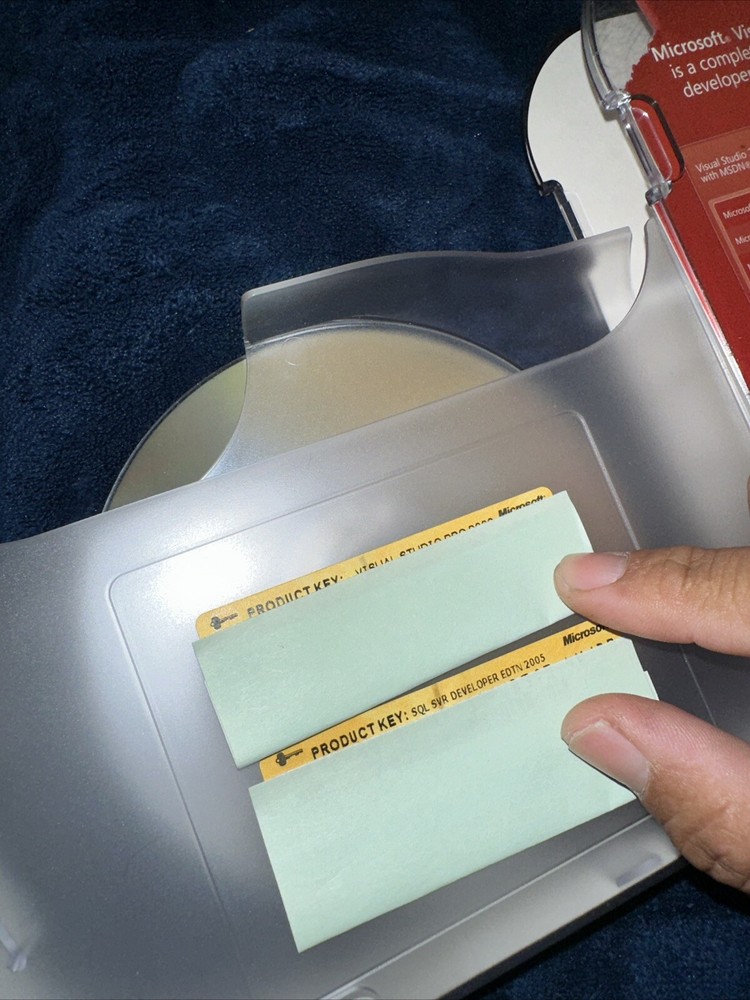 Microsoft Visual Studio 2008 Professional, SKU C5E-00245 + SQL Server 2005 w/key