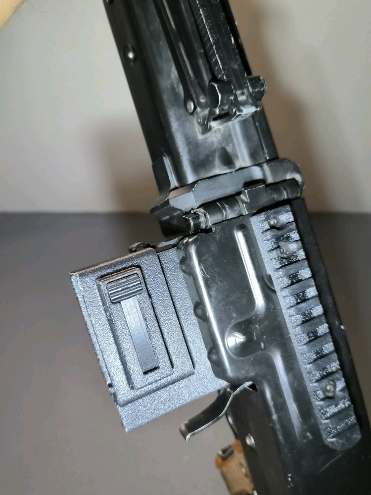 Airsoft MG42 Adapter For M4 Mags