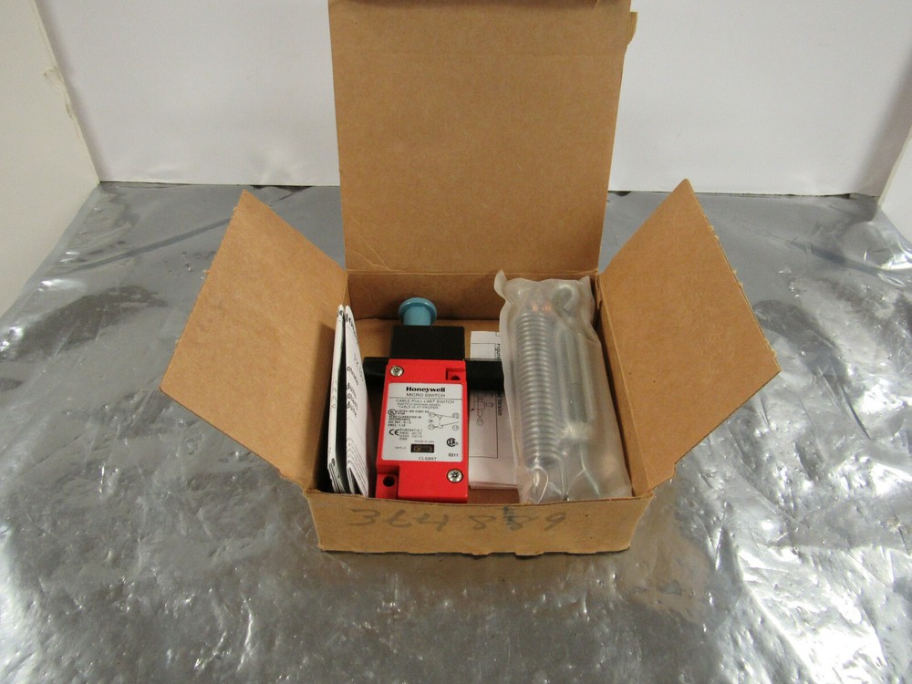 HONEYWELL CLSB6T CABLE PULL LIMIT SWITCH INDICATOR 120VAC ****NIB****
