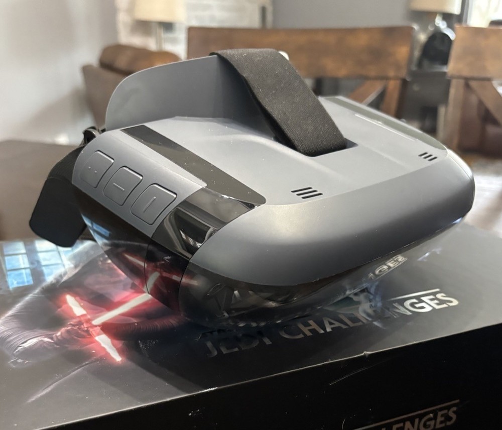 Lenovo Star Wars Jedi Challenges AR Headset Lightsaber Controller Tracking Beac…