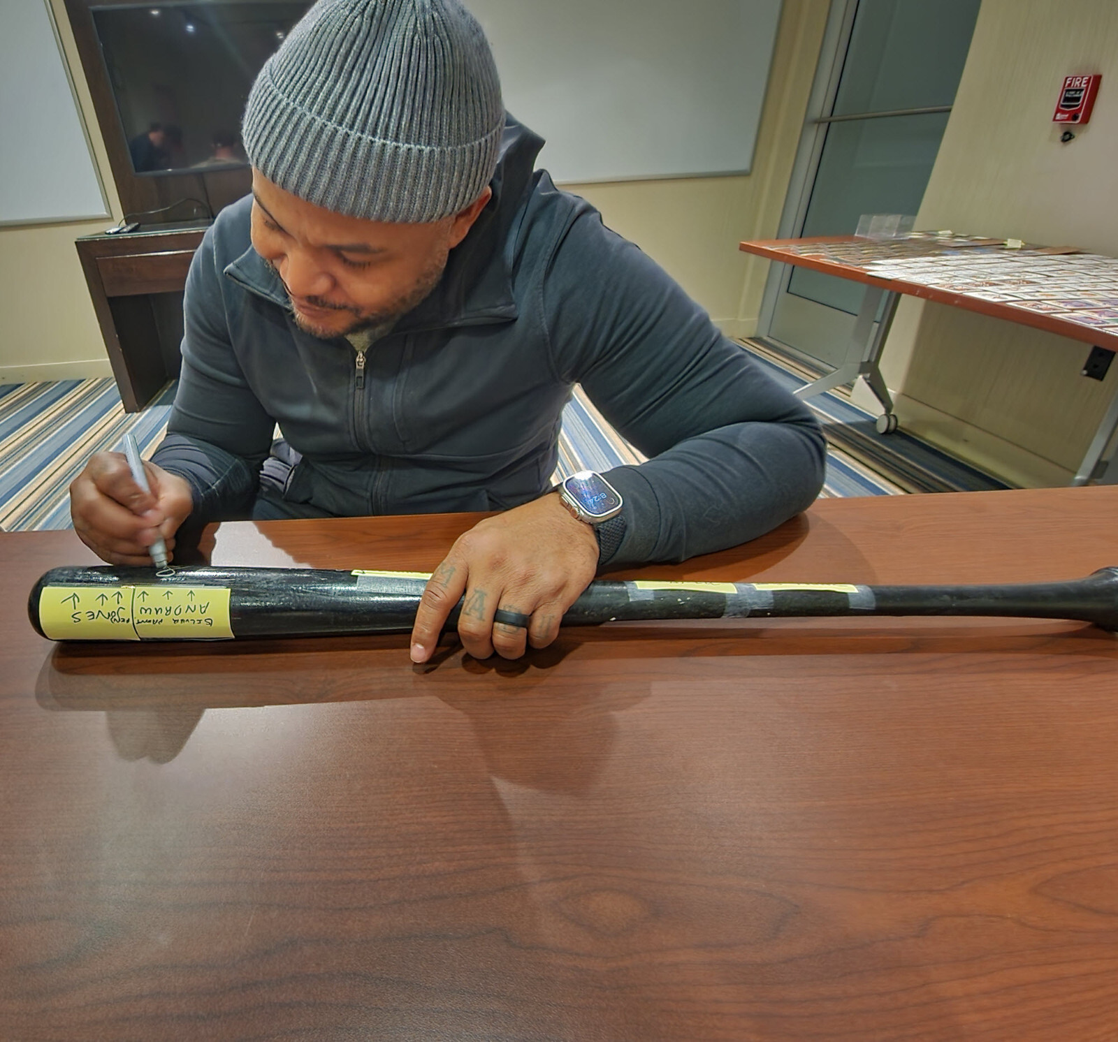 Andruw Jones Autographed HOF Baseball LOGO Beckett Witnessed