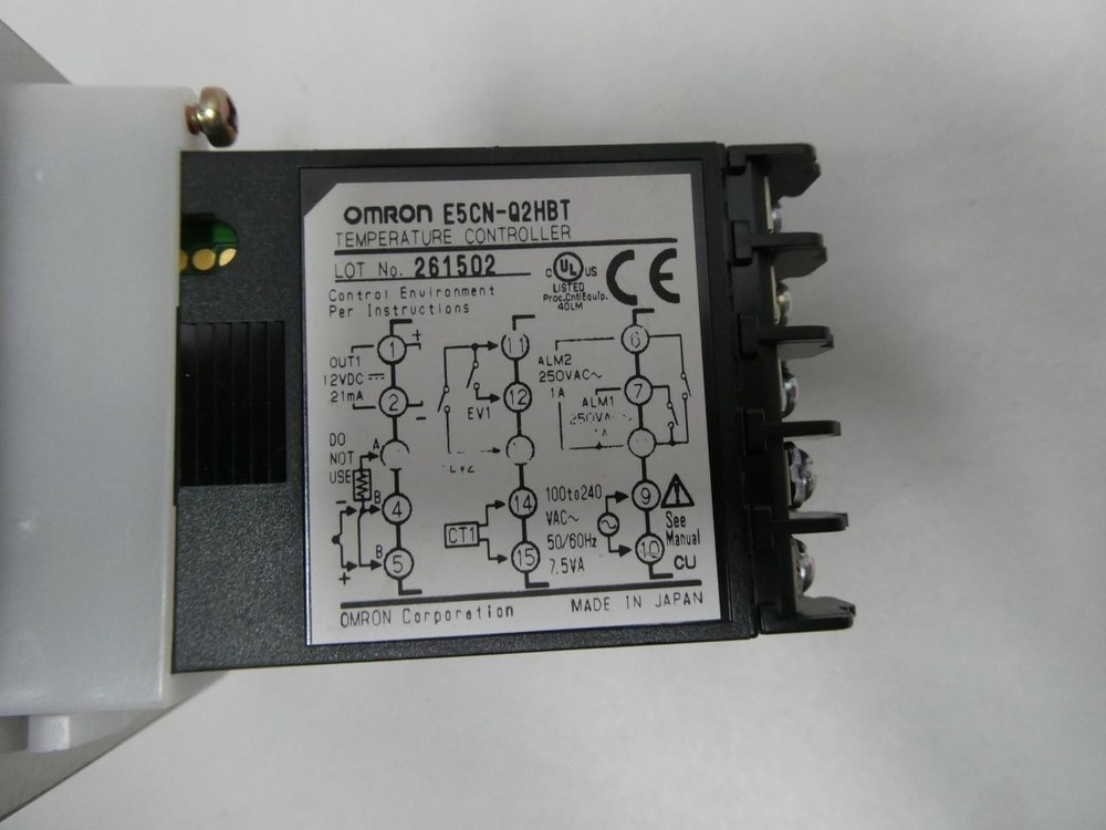 Omron ESCN-Q2HBT Temperature Controller 100-240v-ac