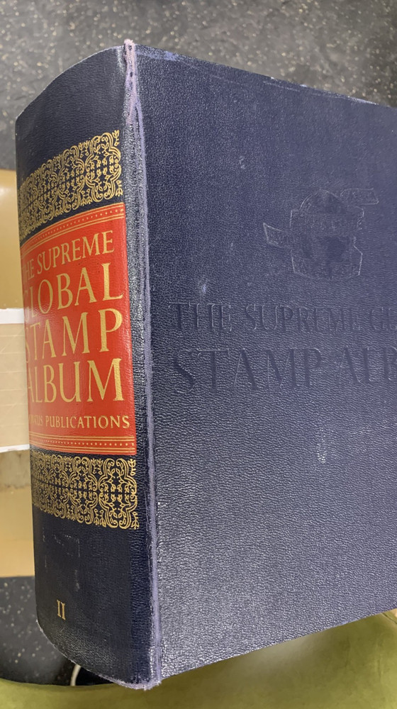 Minkus Supreme Global Album to 1975 Cam to Fin with 1,330 Stamps Nice Binder |