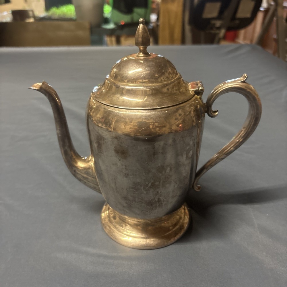 VINTAGE "SHEETS-R.-S.-CO." SILVERPLATED COFFEE OR TEA POT (NO. "1100")