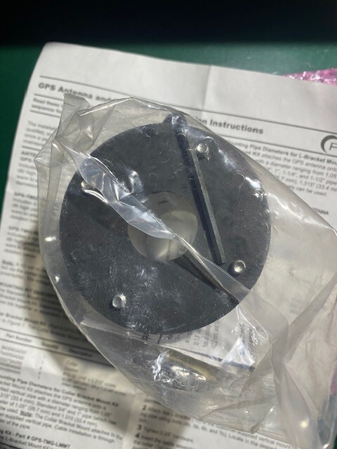 Lucent GPS Antenna 26 DB Gain - Comcode 408936896