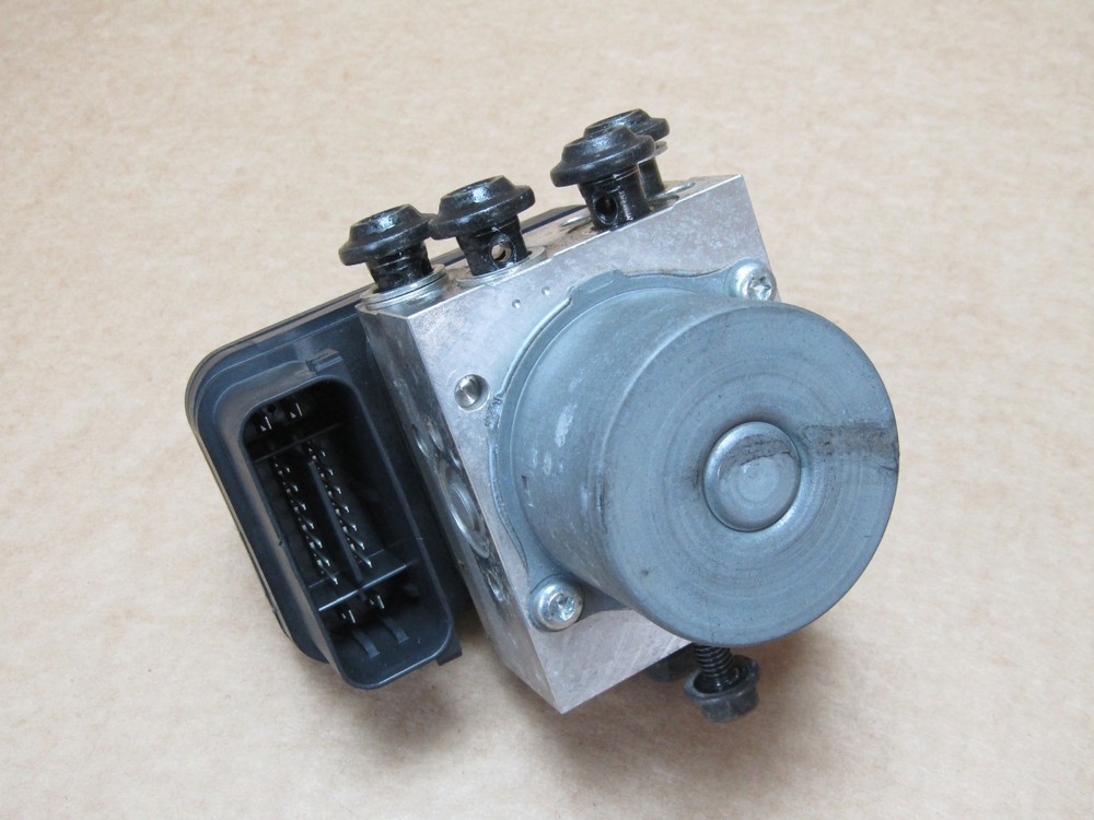 Yamaha MT-07 2021 12,252 miles ABS pump control module (15126)