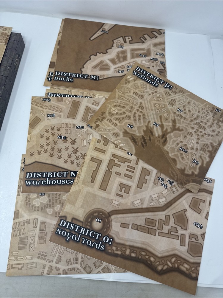 Worlds Largest City Dungeons & Dragons 3rd Edition Hardcover missing one Map