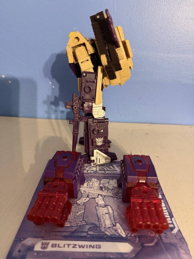 Transformers legacy blitzwing complete