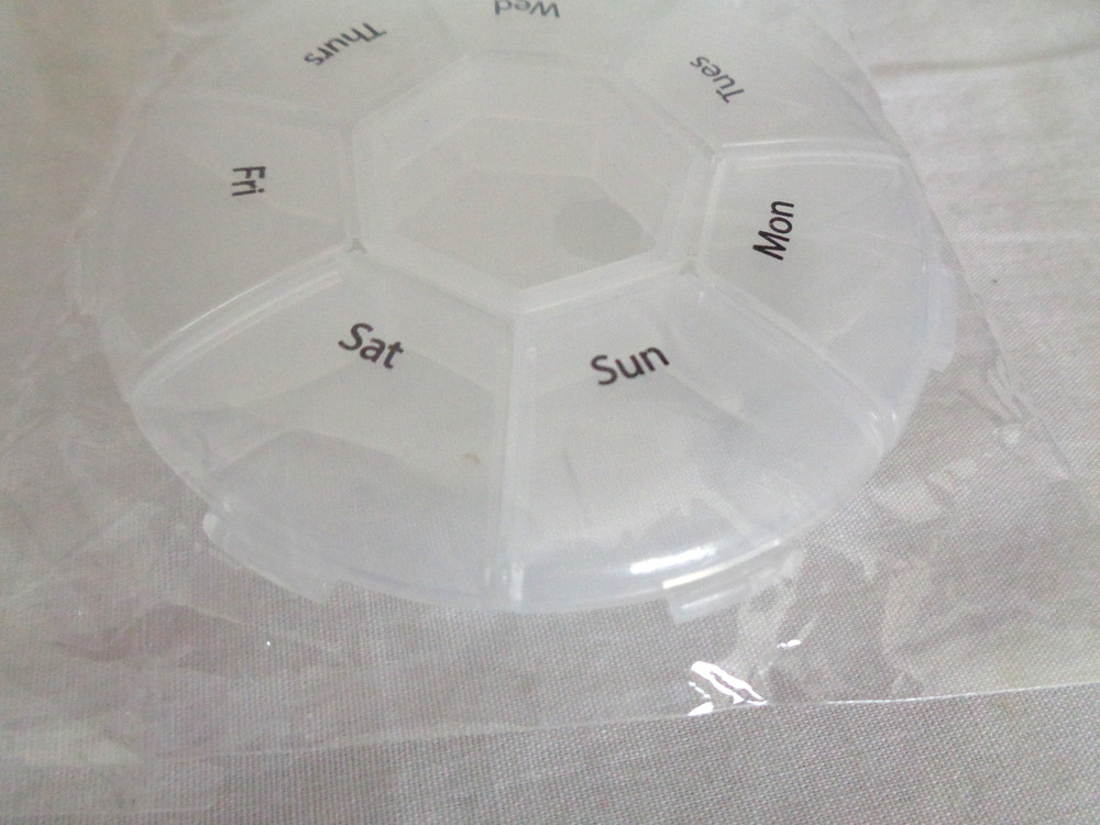 7 Day Pill Box Plastic Round (#6559)