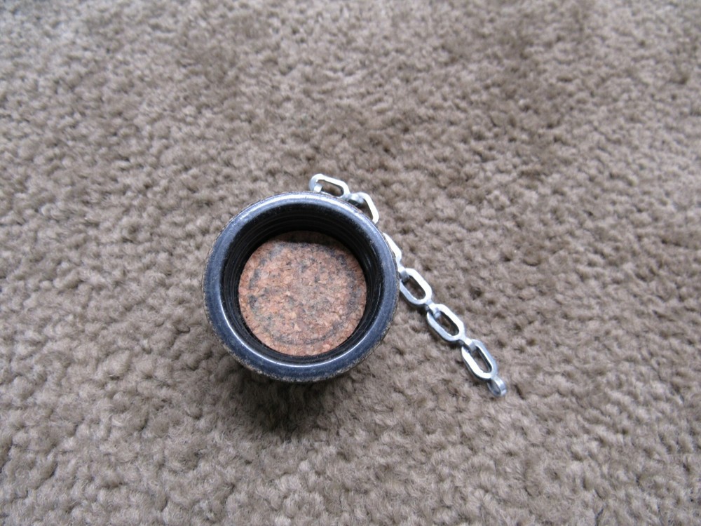 US WW2 CANTEEN LID WITH CORK POST WAR REPLACEMENT CAP