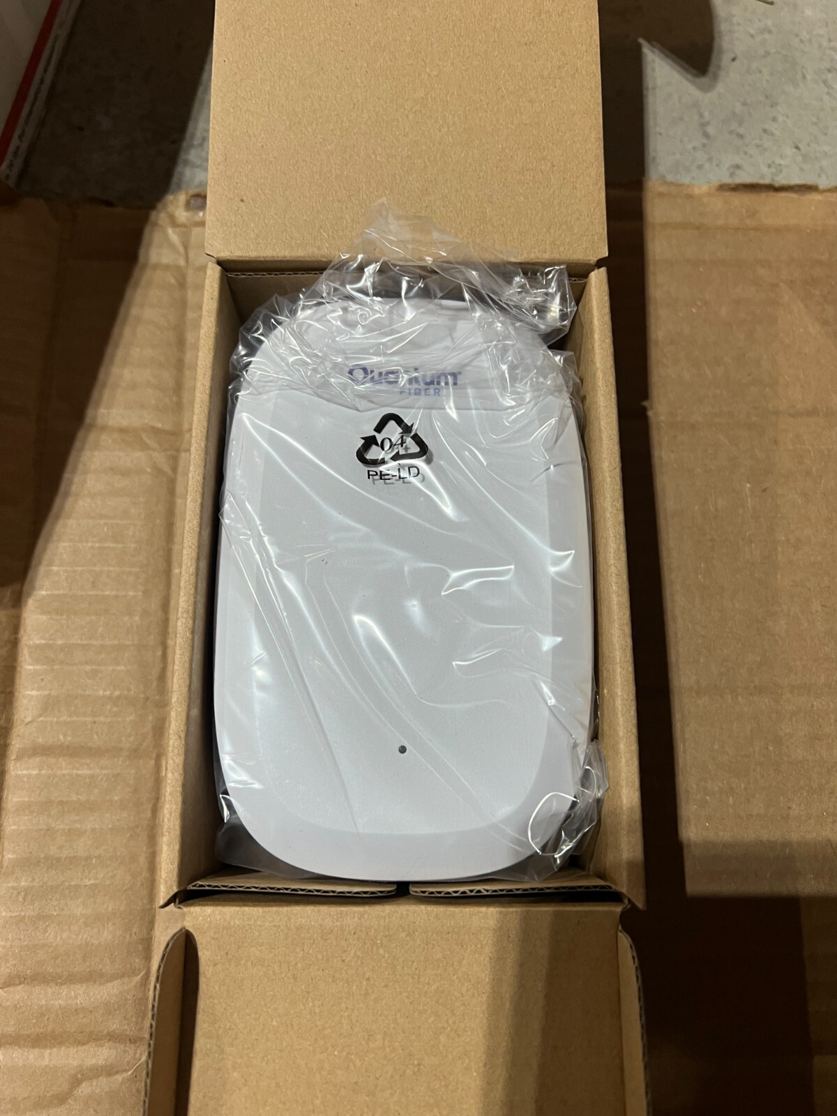 Brand New Quantum Fiber Q9500WK TRI-BAND WiFi 6 Extender Beacon