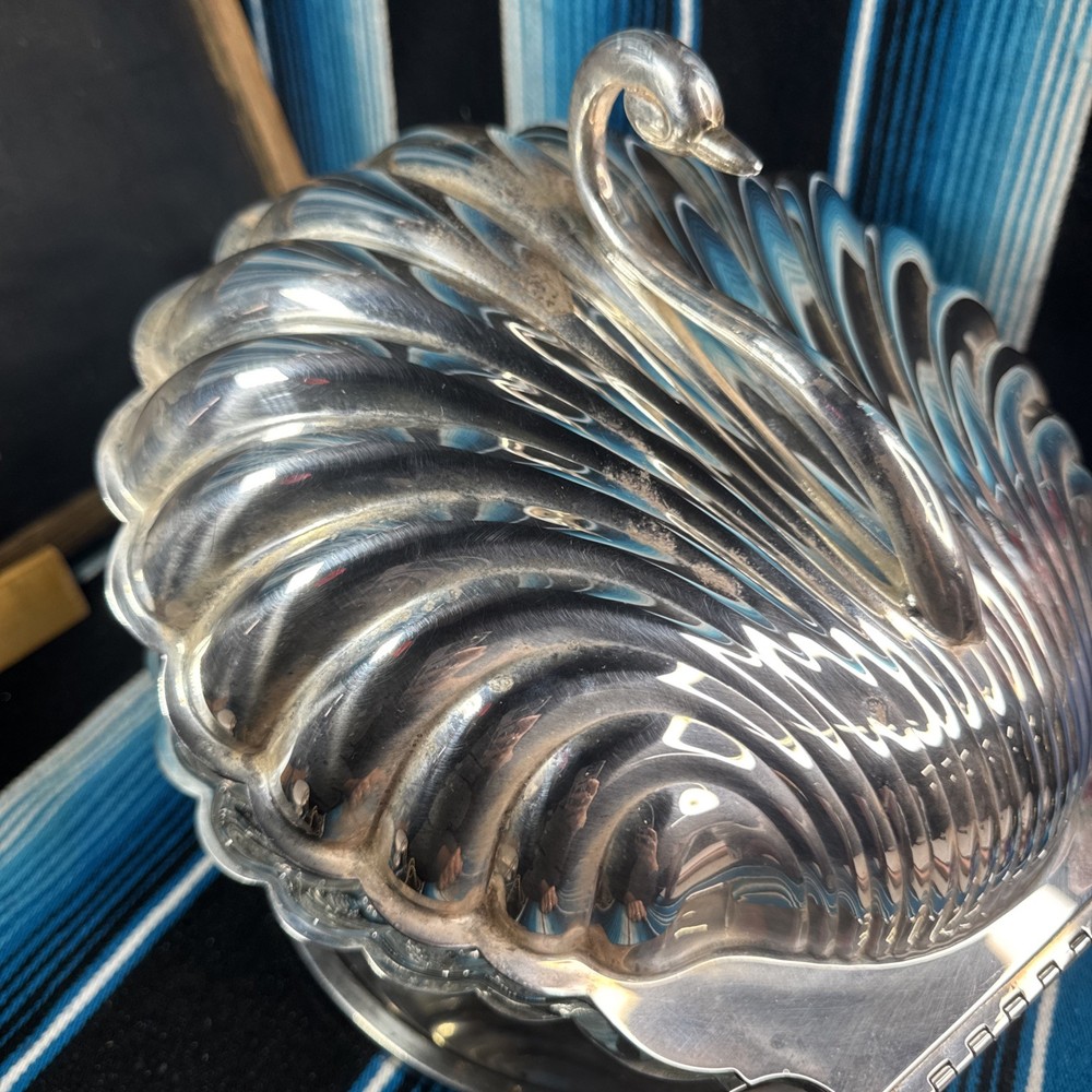 Leonard Silverplate Swan Clam Shell Hinged Server Figural Handle VTG