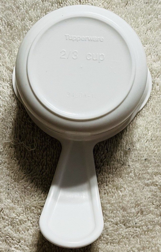 Tupperware 3480A Measuring 2/3 Cup White Replacement Double Spout Curved Handle