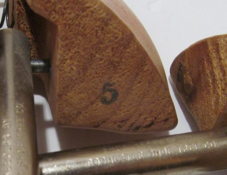 Vintage MOHAWK No. 5 Shoe Keepers Wood Split Toe Shoe Tree Stretchers