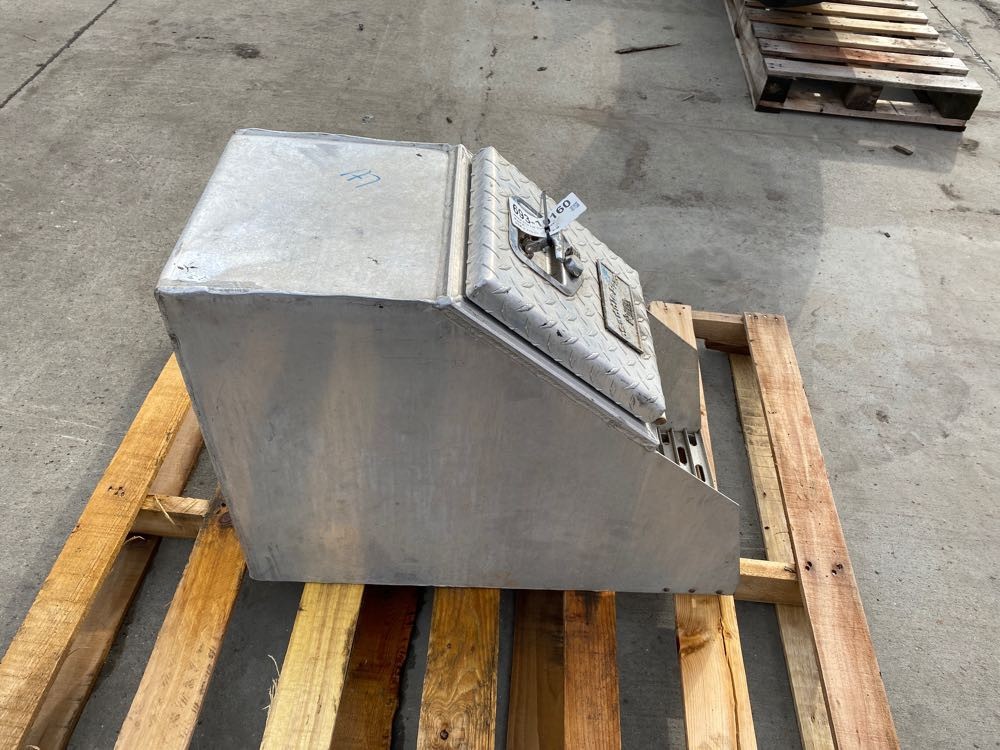 2016 Peterbilt 579 Tool Box (693-10160)