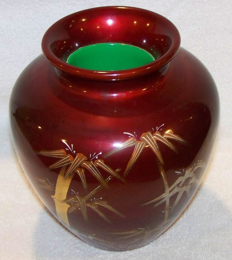 RED LACQUER LIKE VASE - BAMBOO SHOOTS