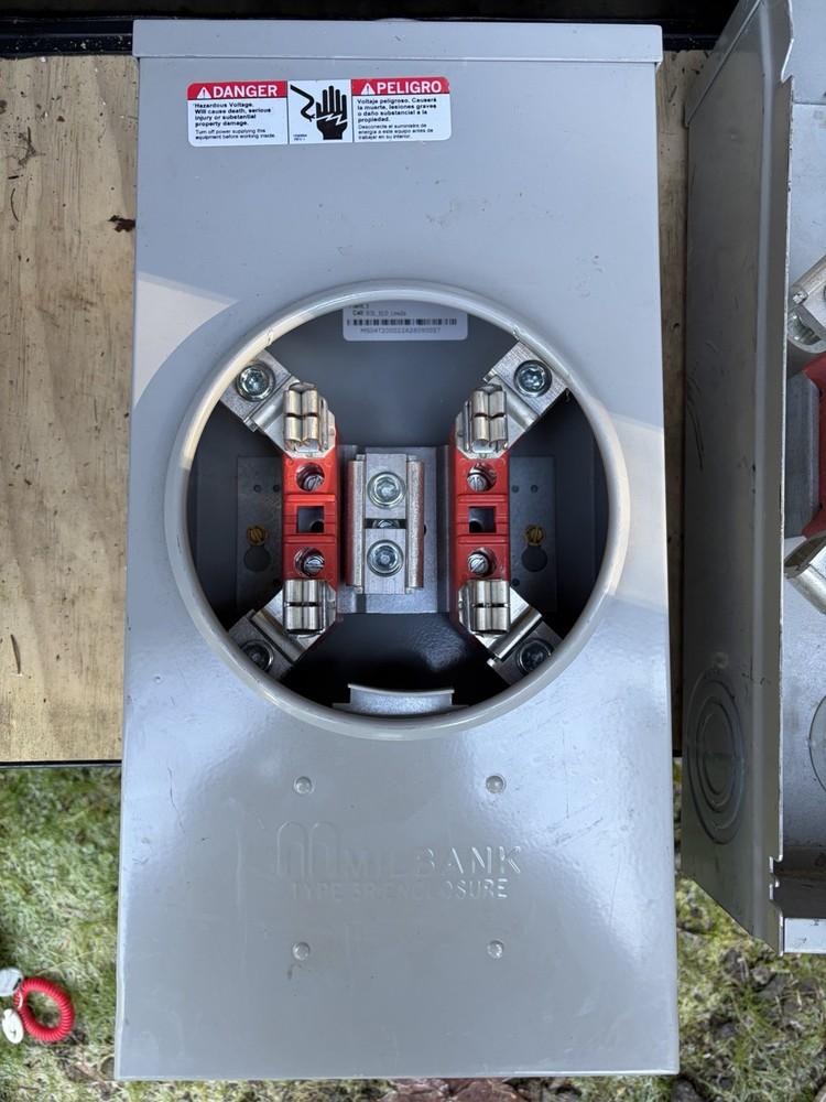 OVERHEAD METER SOCKET  U4517-DL-M4 MILBANK .