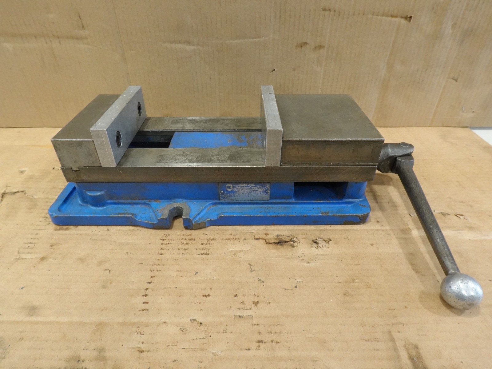 6" Kurt D675 AngLock Milling Machine Vise w/ Handle 7.5" Capacity KC2