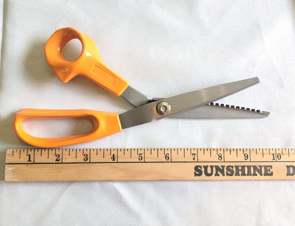 Fiskars Pinking Shears 10” Zig Zag Sawtooth Blade Scissors Shears -Stainless
