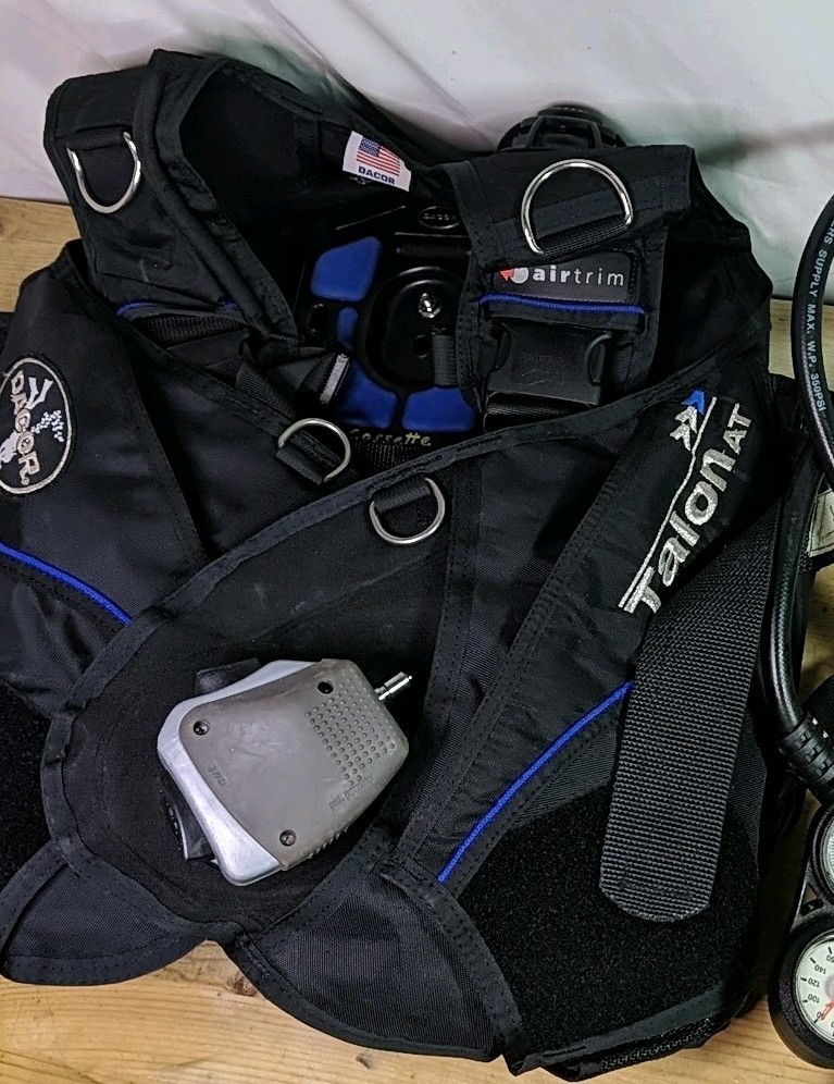 Dacor Talon Diving Vest