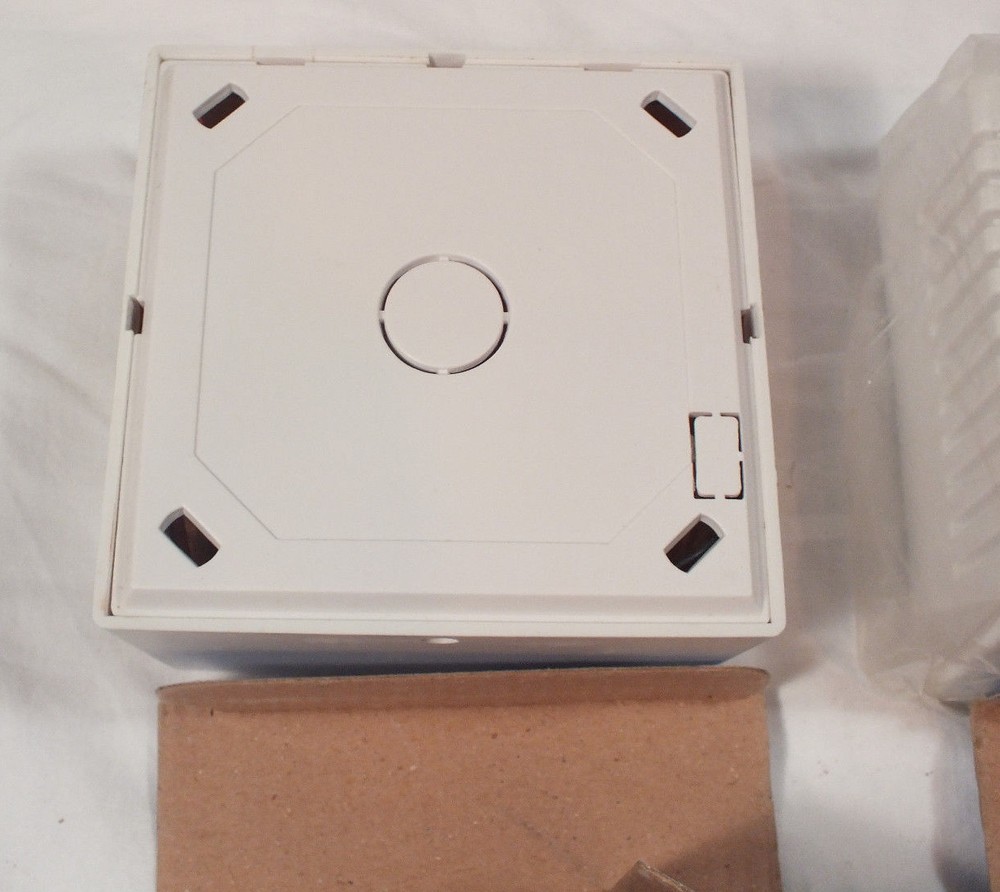 MG Electronics M44H 15W Wall Mount Speaker White 4” Square Inside Indoor (Bin 2)