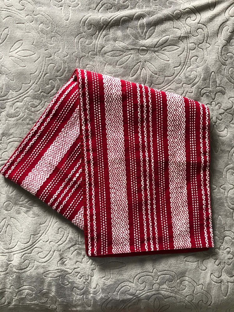 Red Christmas Holiday Festive Table Runner