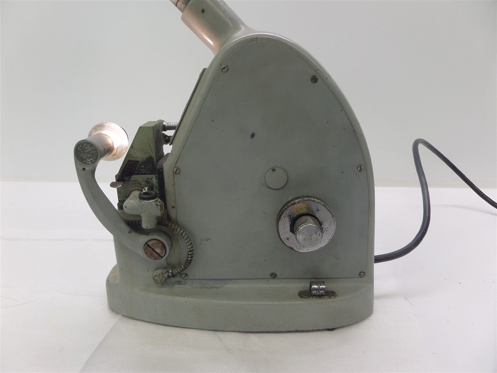 Bausch & Lomb Benchtop Abbe Refractometer - 33.46.10