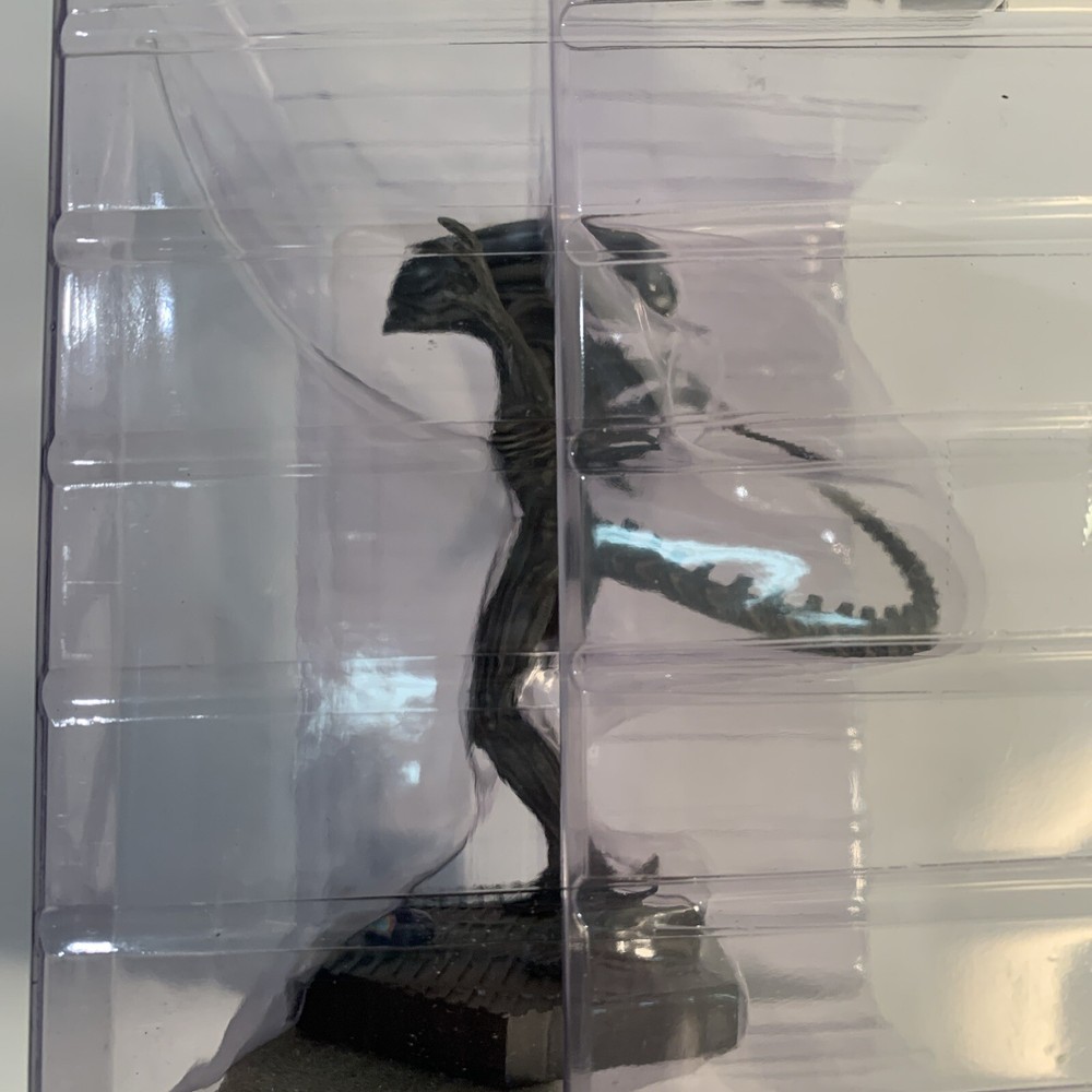 Collector’s Alien Xenomorph Figurine & Numbered.