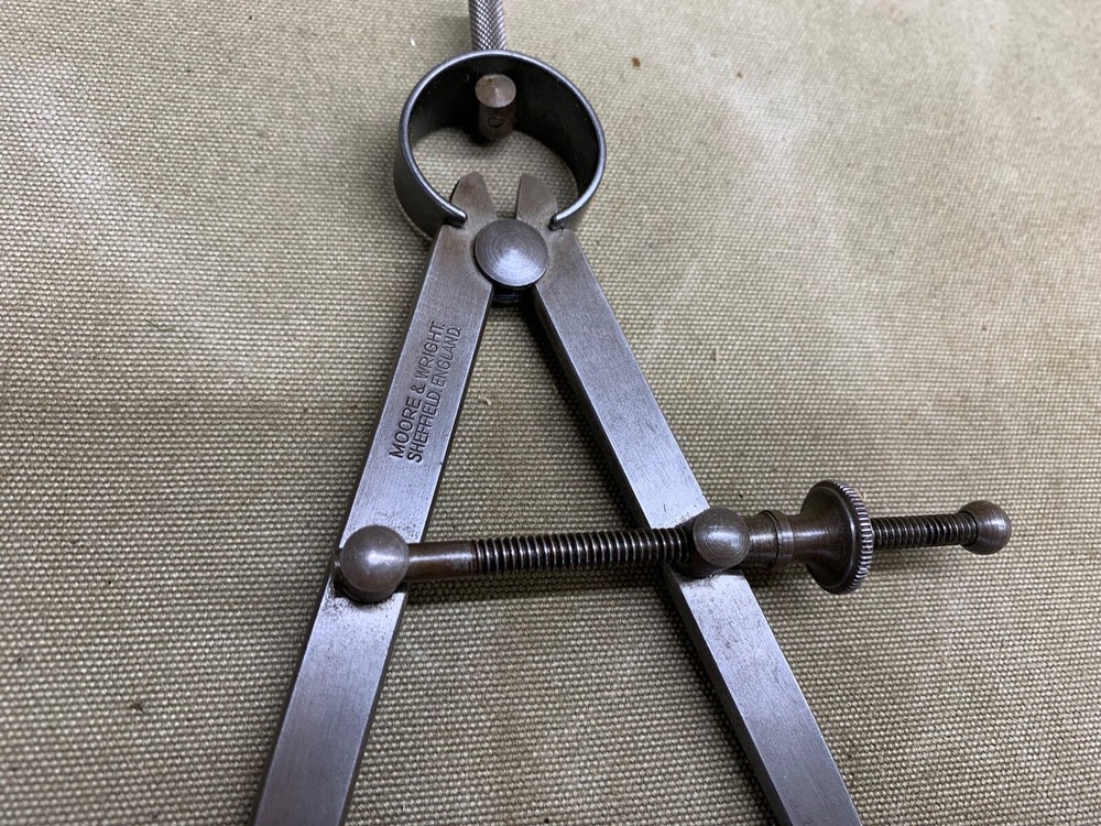 MOORE & WRIGHT 10" SCREW ARM COMPASS