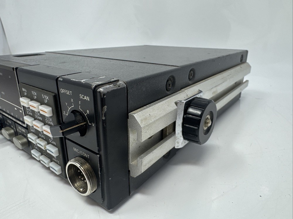 AZDEN PCS-3000 2 METER FM 25W TRANSCEIVER Powers On - Needs Work