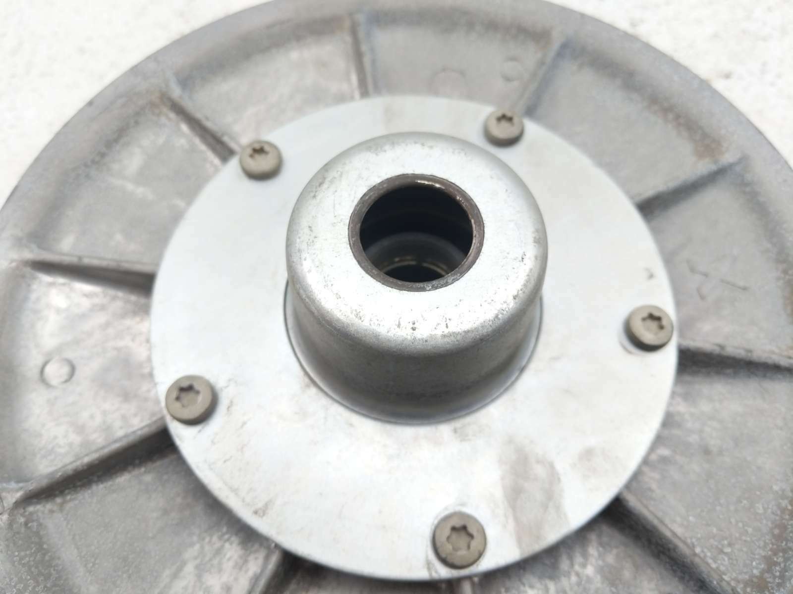 18 19 Polaris Ace 570 CVT Secondary Driven Clutch 240504