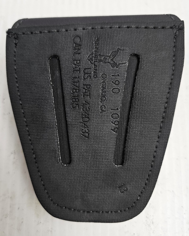 SAFARILAND # 190 HANDCUFF CASE BLACK