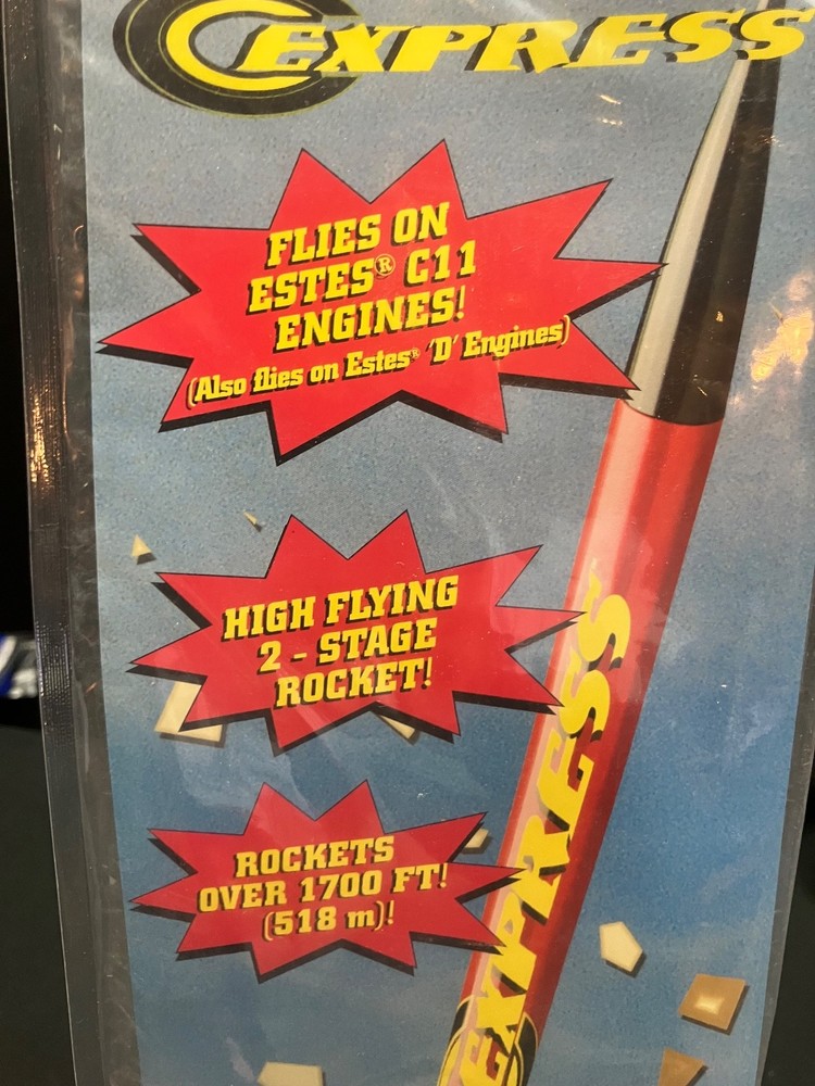 ESTES CC EXPRESS D-POWER 2-STAGE FLYING MODEL ROCKET KIT #1302, SEALED, MINT!!