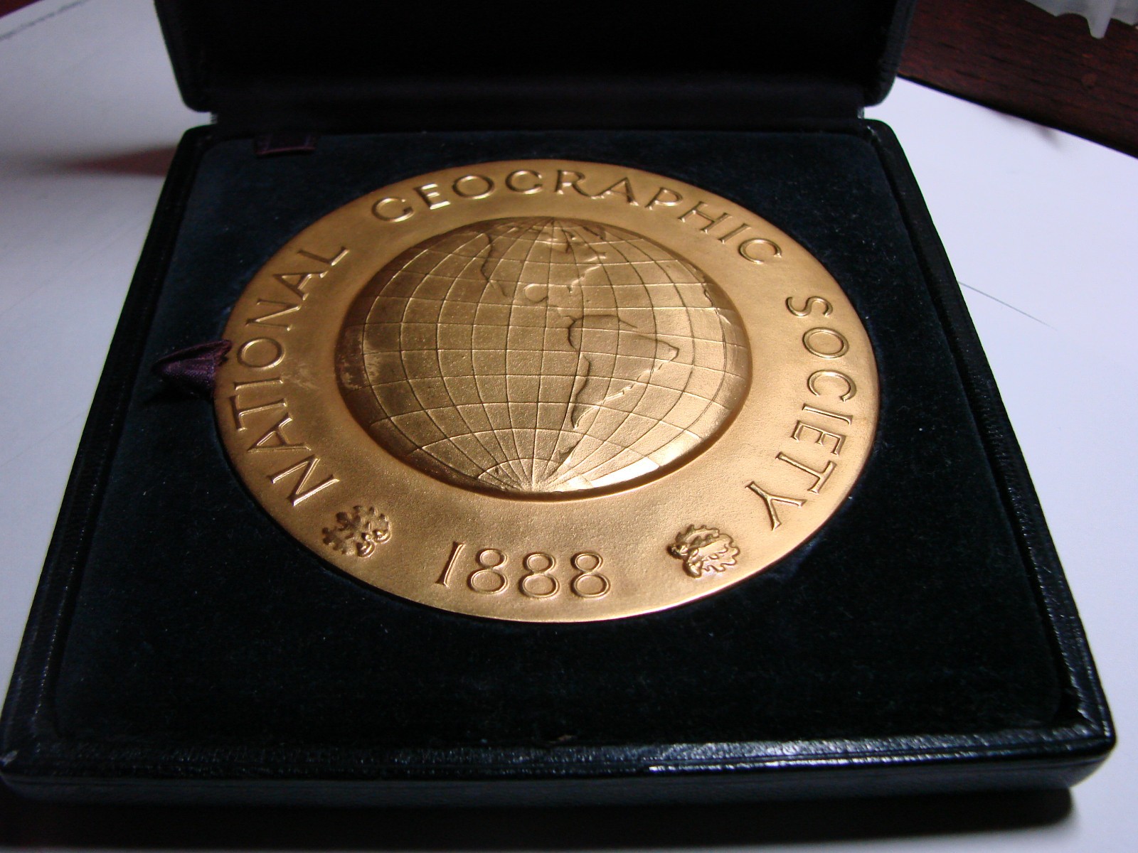 NATIONAL GEOGRAPHIC HUBBARD MEDAL FOR SCIENCE/EXPLORATION UNIQUE HEEZEN & THARP