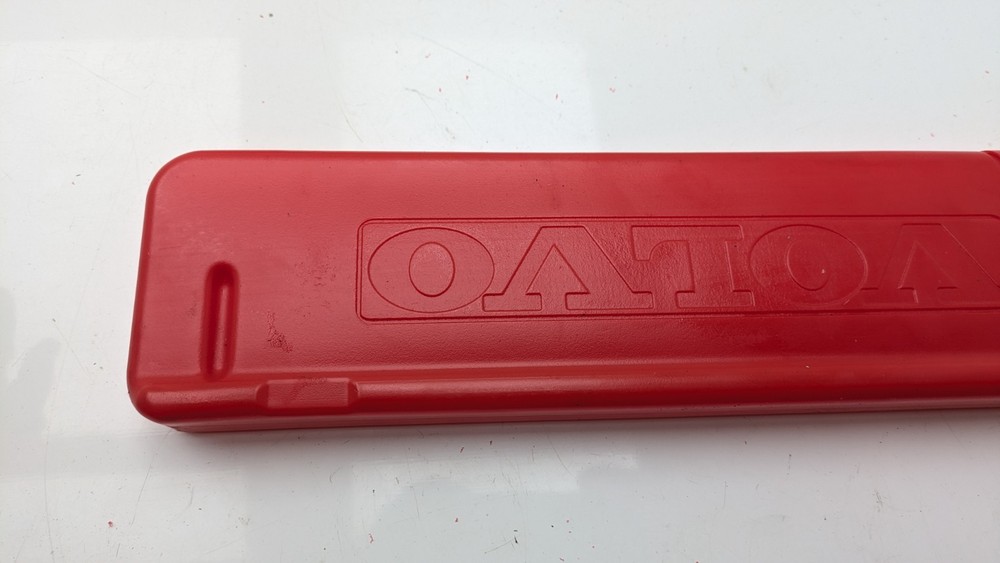 VOLVO XC60 MK1 EMERGENCY WARNING TRIANGLE 2014