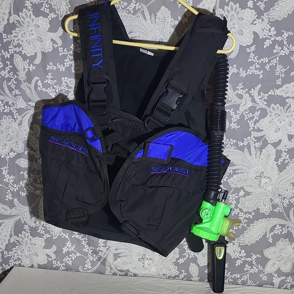 SeaQuest Infinity BCD Medium with Oceanic Probe 420 Stainless Dive Knife