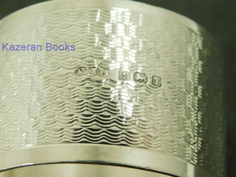 Vintage Solid Sterling Silver Art Deco Engine Turned Napkin Ring 1943 E Houlston