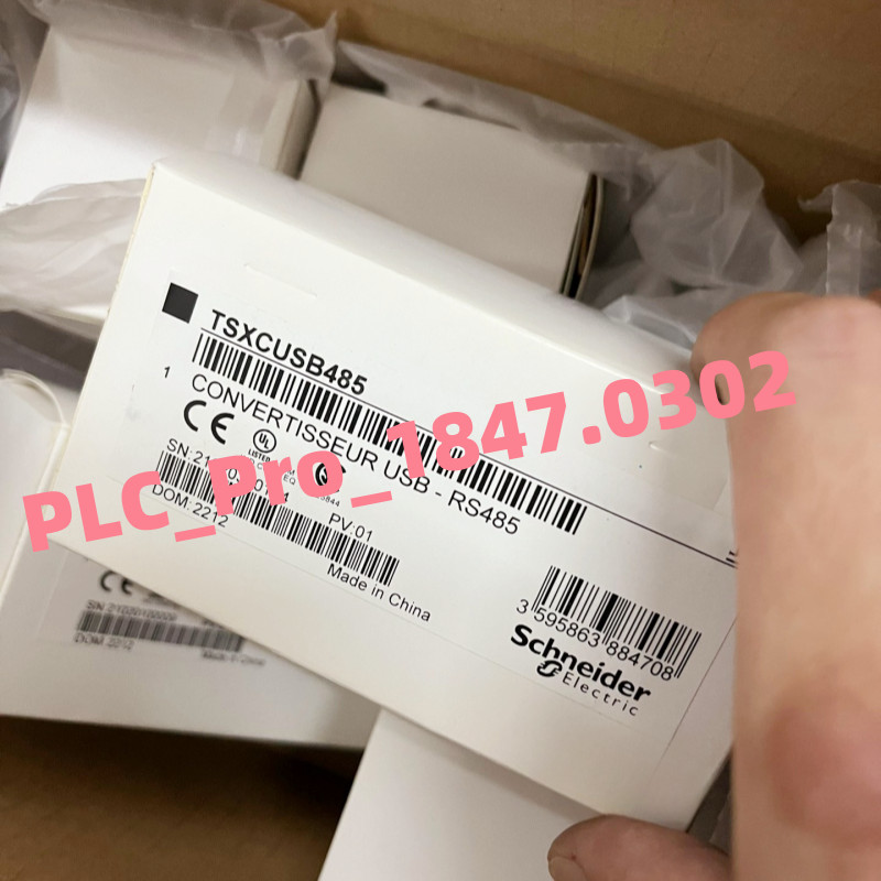 1PCS New Original Schneider TSXCUSB485 PLC Programming Cable  Fast delivery