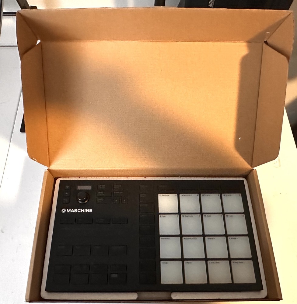 Native Instruments - Maschine Mikro MK3 (black)