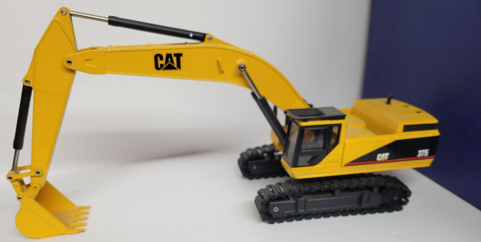 Caterpillar Cat 375 1/50 Diecast Excavator JOAL #189