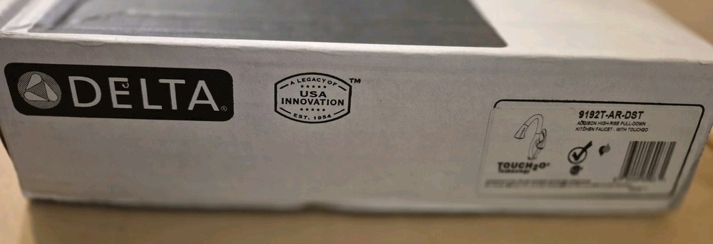 CL DELTA Single Handle Pull-Down Kitchen Faucet 9192T-AR-DST. new