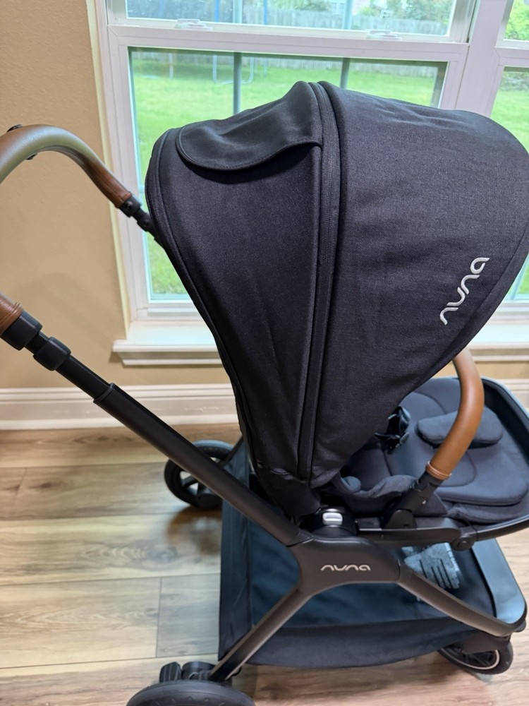 Nuna Triv next Stroller