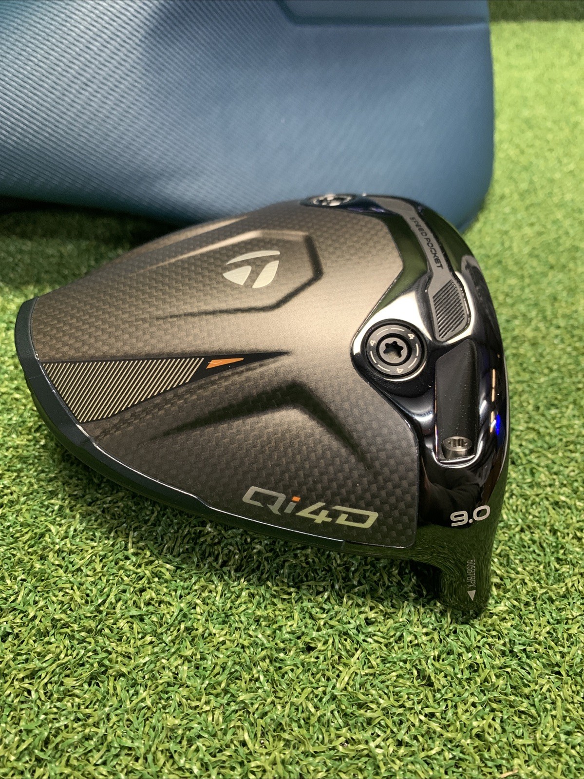 TaylorMade Qi4D Driver Head Only - RH, 9° - With Headcover