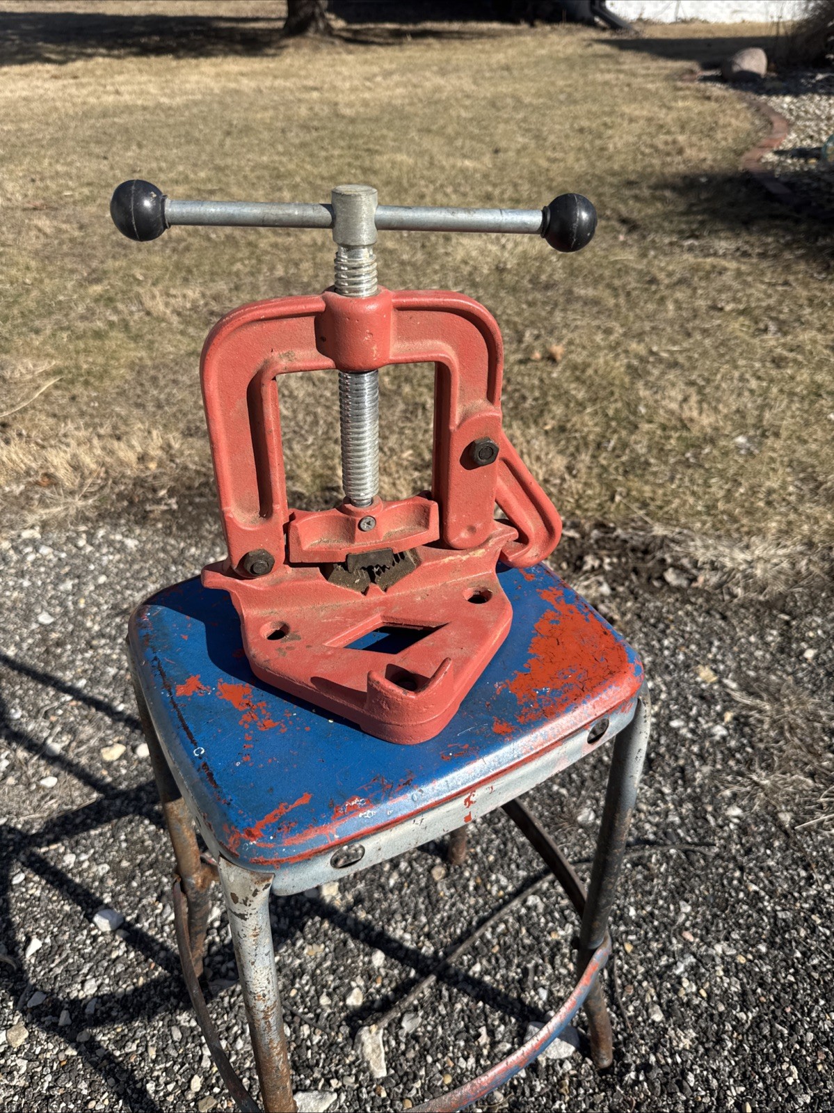 Pipe Vise. Pipe Clamp. Tool Cast Iron. Heavy Duty. (T11)