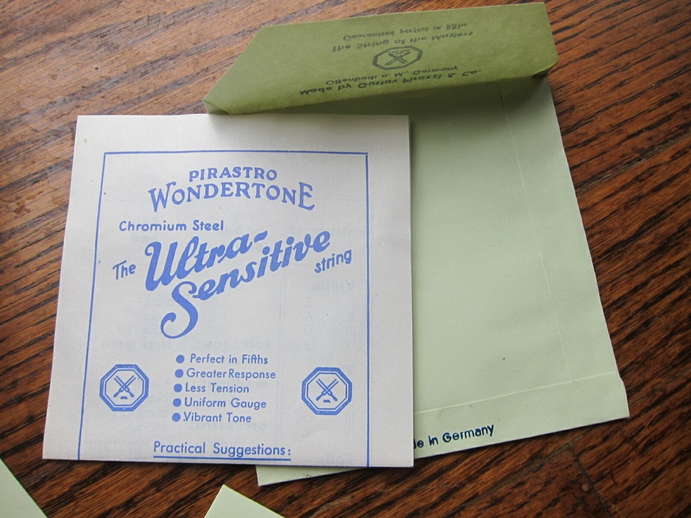 A and D. VIOLA STRINGS : PIRASTRO WONDERTONE . W. GERMANY.BALL END