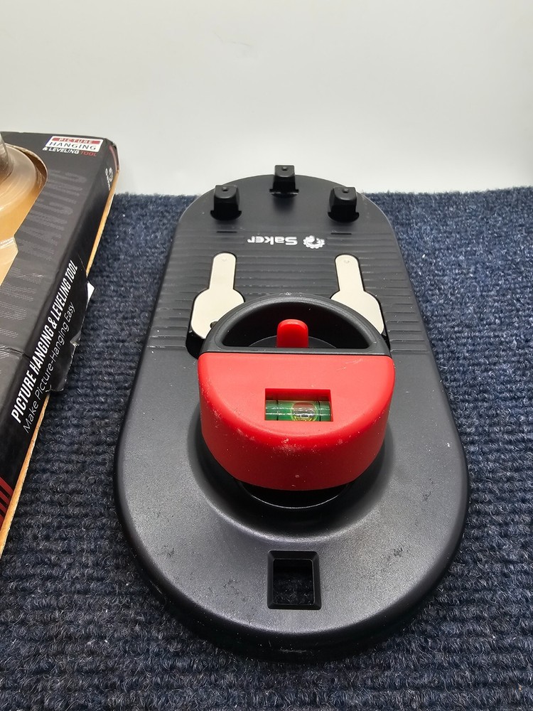 Saker Picture Hanging & Leveling Tool